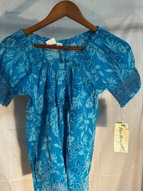 NWT Born Barefoot Blue Floral Peasant Top Boho Smocked Sleeve Size M